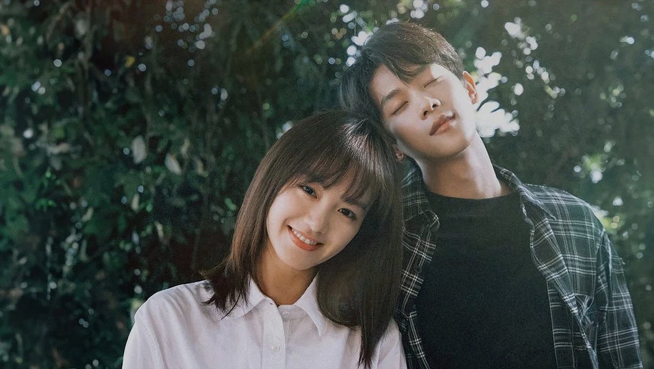 เมื่อโชคชะตาจับคู่ให้เรา: รีวิวซีรีส์ 'วันนั้นที่เราได้พบกัน' สัญญารักที่เริ่มต้นจากความเมา